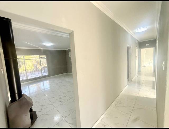 3 BEDROOM HOUSE FOR SALE IN FLORA GARDENS